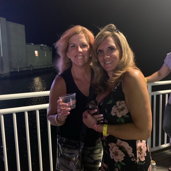 Meet your Posher, Karen - Picture 7 of 7